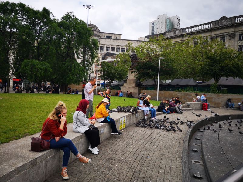 AI时代的留学抉择：揭秘英国这些高薪且“抗替代”的黄金专业