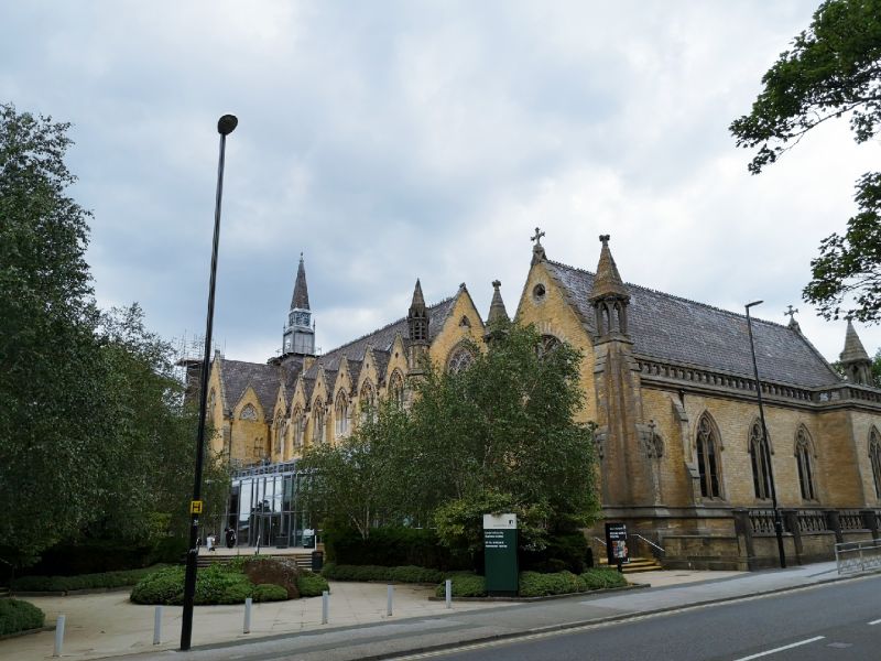 伯明翰大学申请截止日期及奖学金更新